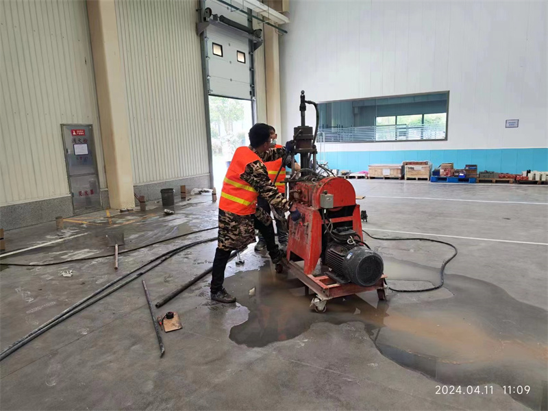 南区街道厂房地面下沉塌陷注浆加固施工